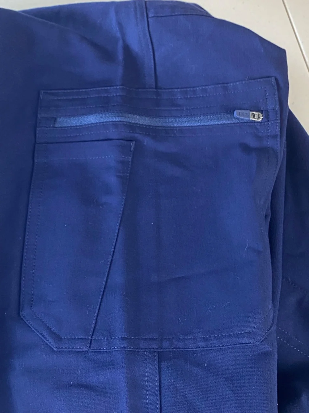FIGS Men’s Cairo Cargo Scrub Pants Navy Blue Size XL NWT